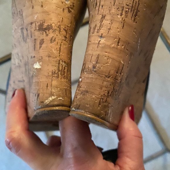 Mossimo Platform Sandals - Picture 2 of 9